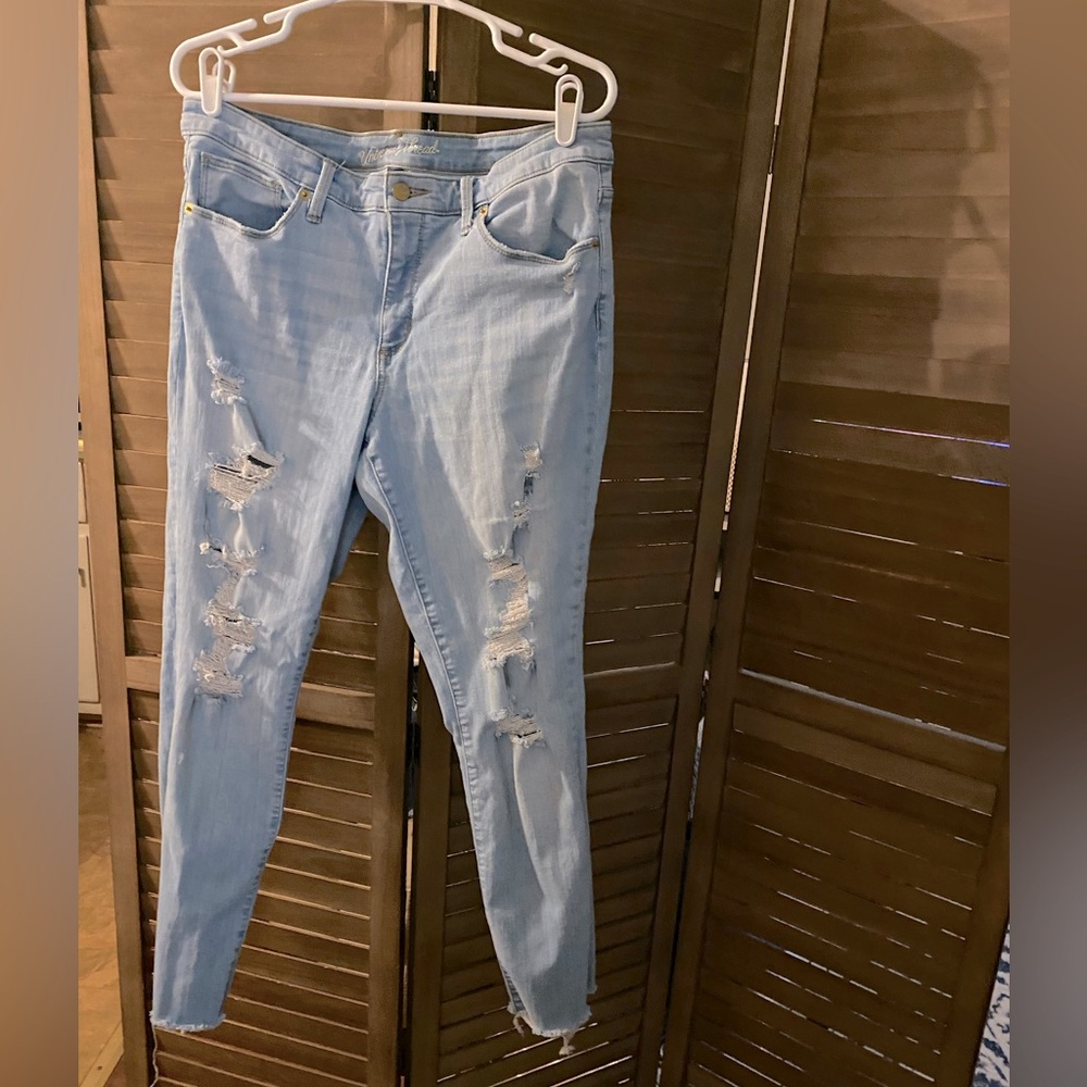 Universal Thread skinny jeans. Size 14R
